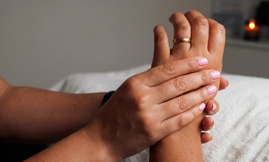 Image 5: Facial & Massage Relaxation