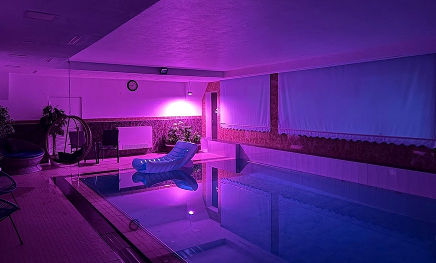 Image 2: Privat-Wellness: 3-Std.-Eintritt zu Sauna & Pool für 2 oder 4 Personen