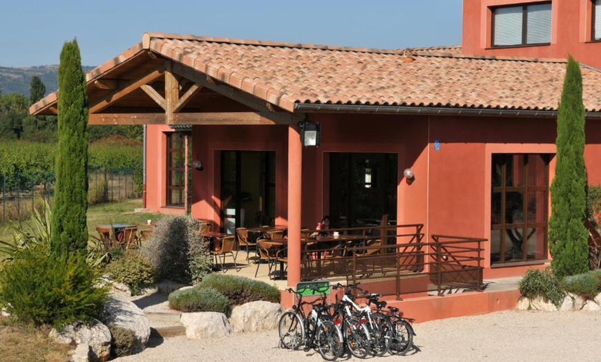 Image 5: Drôme : studio ou appartement avec piscine et sauna, pdj en option