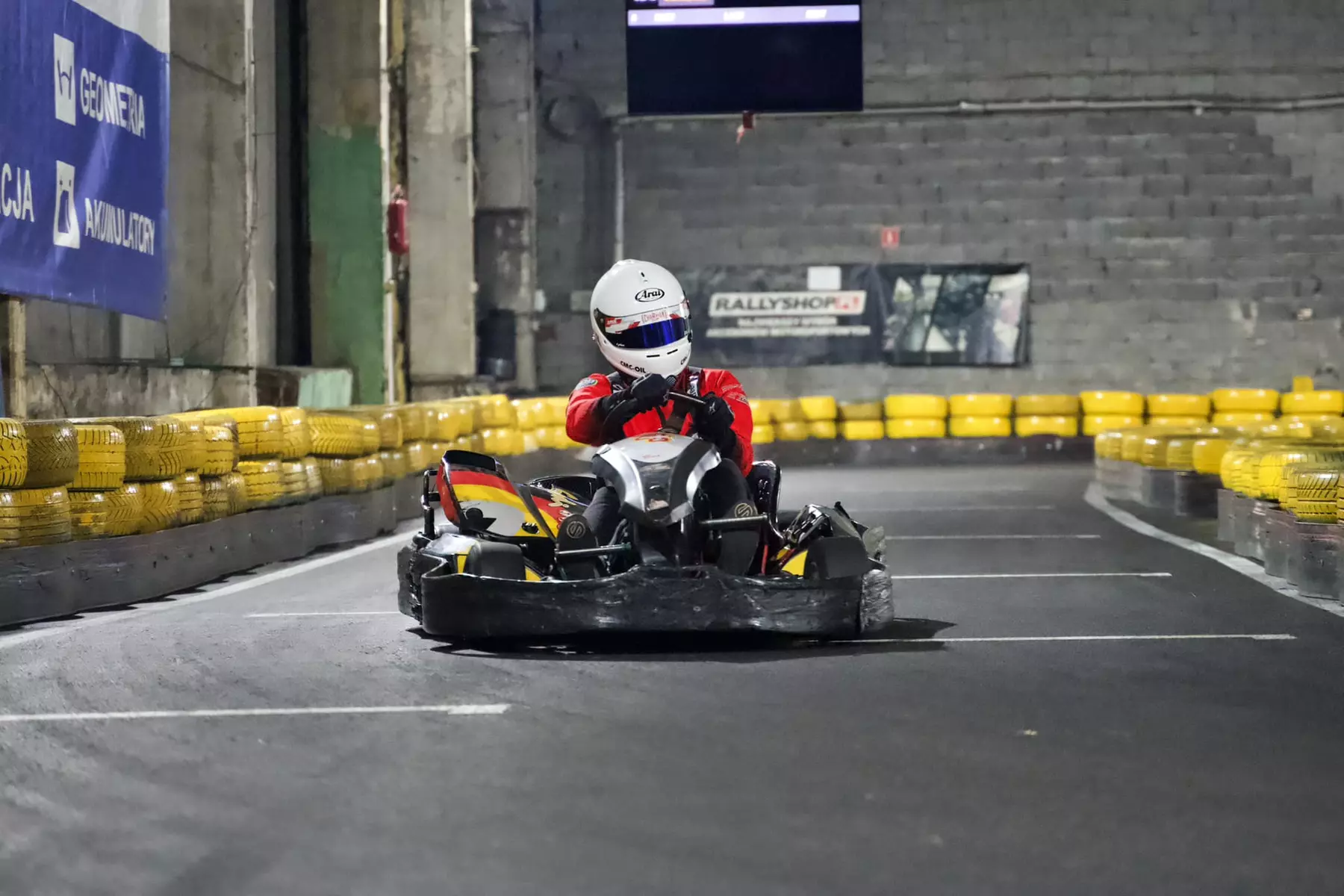 Poczuj prędkość, przeżyj emocje! Gokarty na profesjonalnym torze
