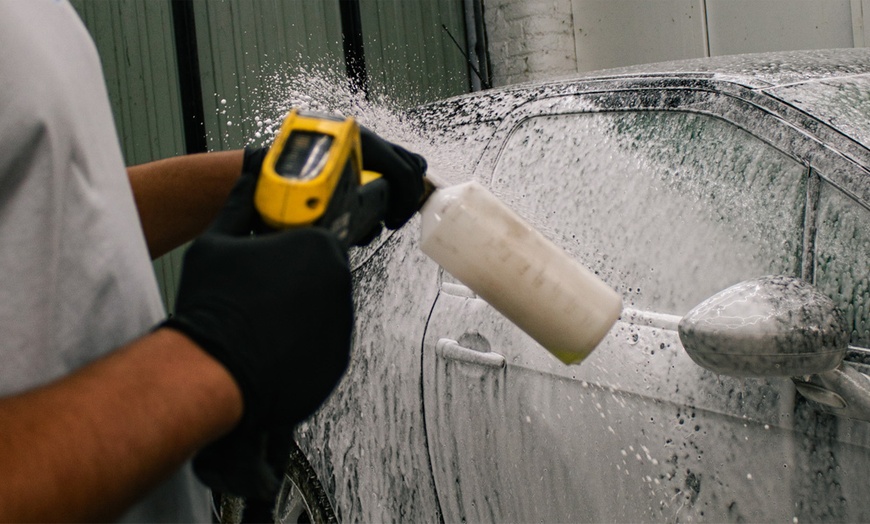 Image 1: Lavage automobile avec Label Auto Wash