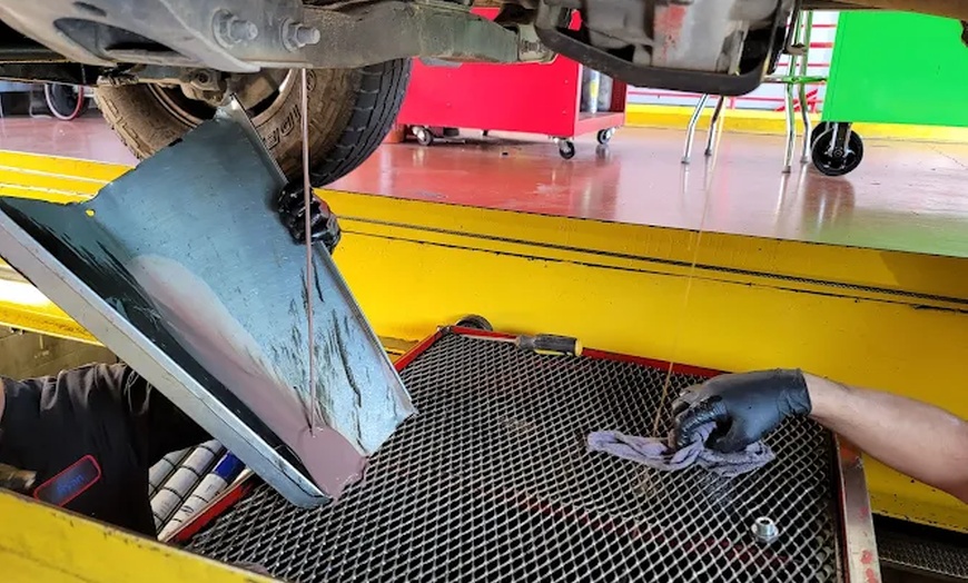 Image 5: 10-Minute Oil Change + Free Maintenance Check at SynFast Oil Change