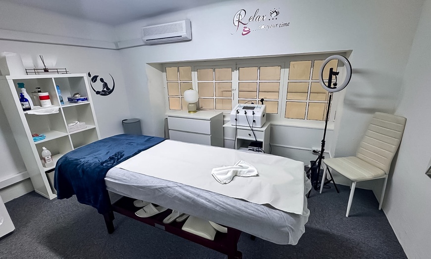 Image 1: ¡Redefínete! 2 o 4 sesiones de masaje drenante con radiofrecuencia 