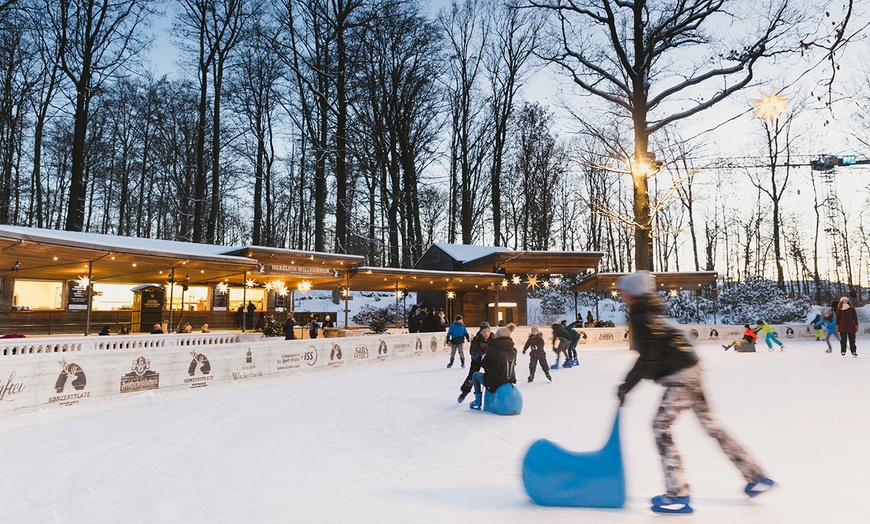 Image 7: 1 Std. Eisstockschießen auf 1 Bahn für bis zu 10 Personen
