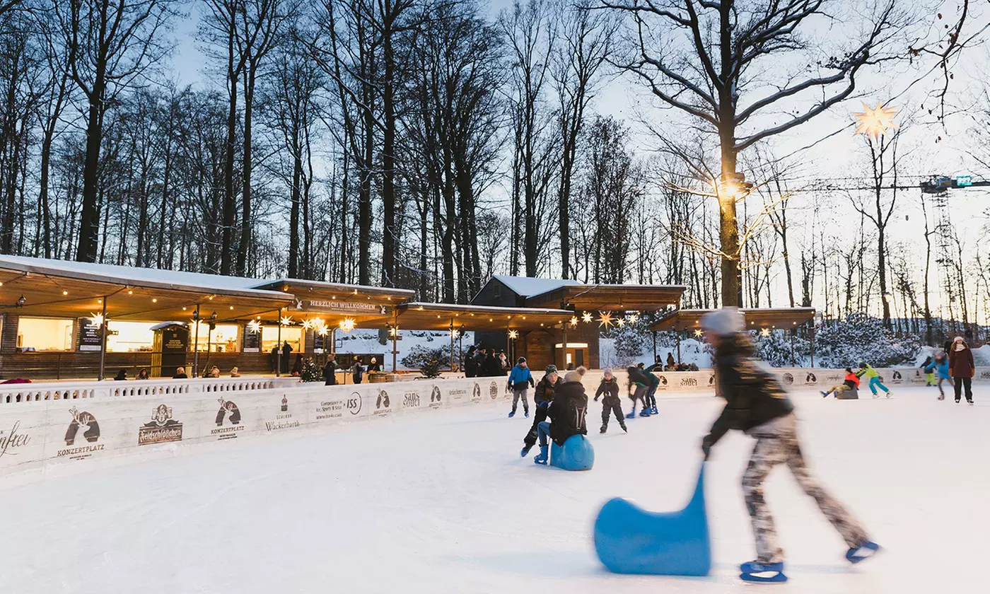 1 Std. Eisstockschießen auf 1 Bahn für bis zu 10 Personen