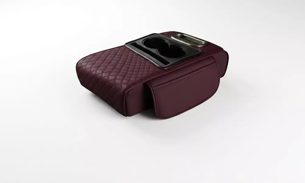 Verhoogde console met bekerhouder voor in de auto