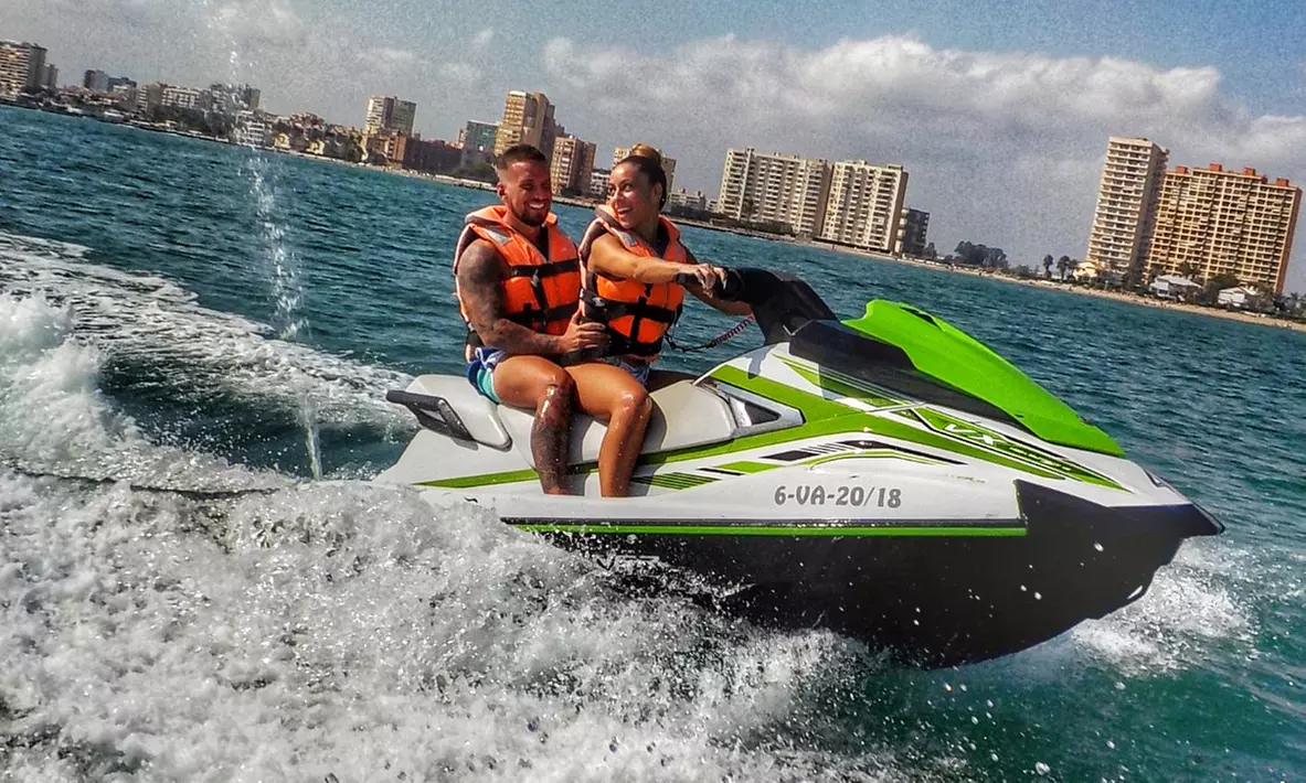 Alquiler de moto de agua para 1 o 2 con duración a elegir