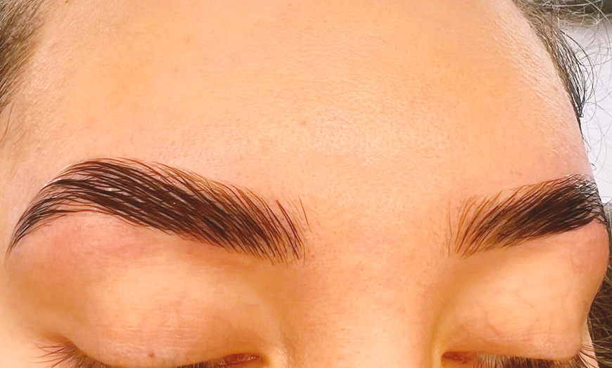 Image 3: Get Lash Lift + Brow Lamination & Tint Combo for Fresh Look