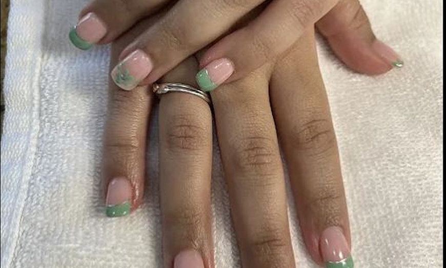 Image 2: Glass Shine Gel Manicure for Long-Lasting Beauty
