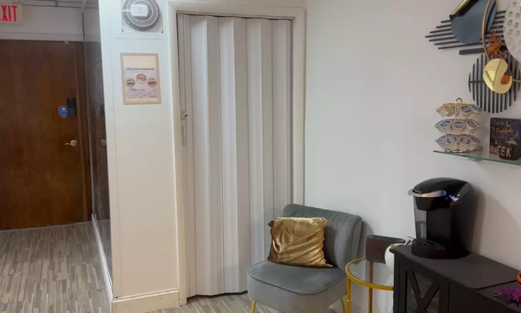 Get a Glossy Finish w/ Full Set Classic, Wet/Volume Eyelash Extensions + Wax Options @KlashLab (Up to 57% Off) - Second Medium