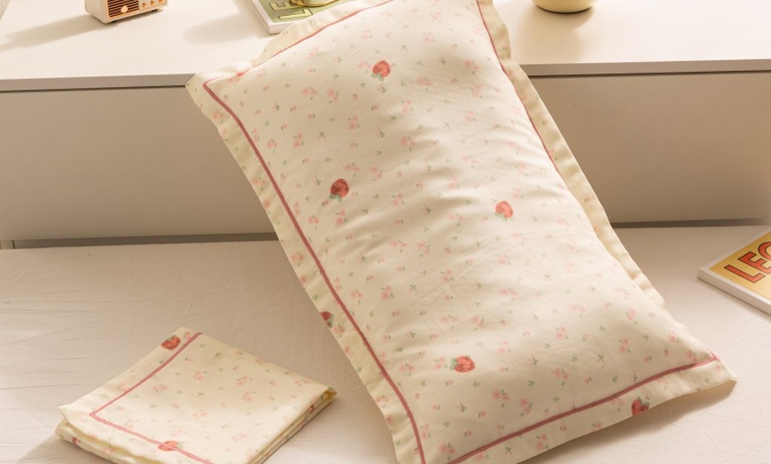 Image 7: Breathable Pure Cotton Kids Pillowcase Pair