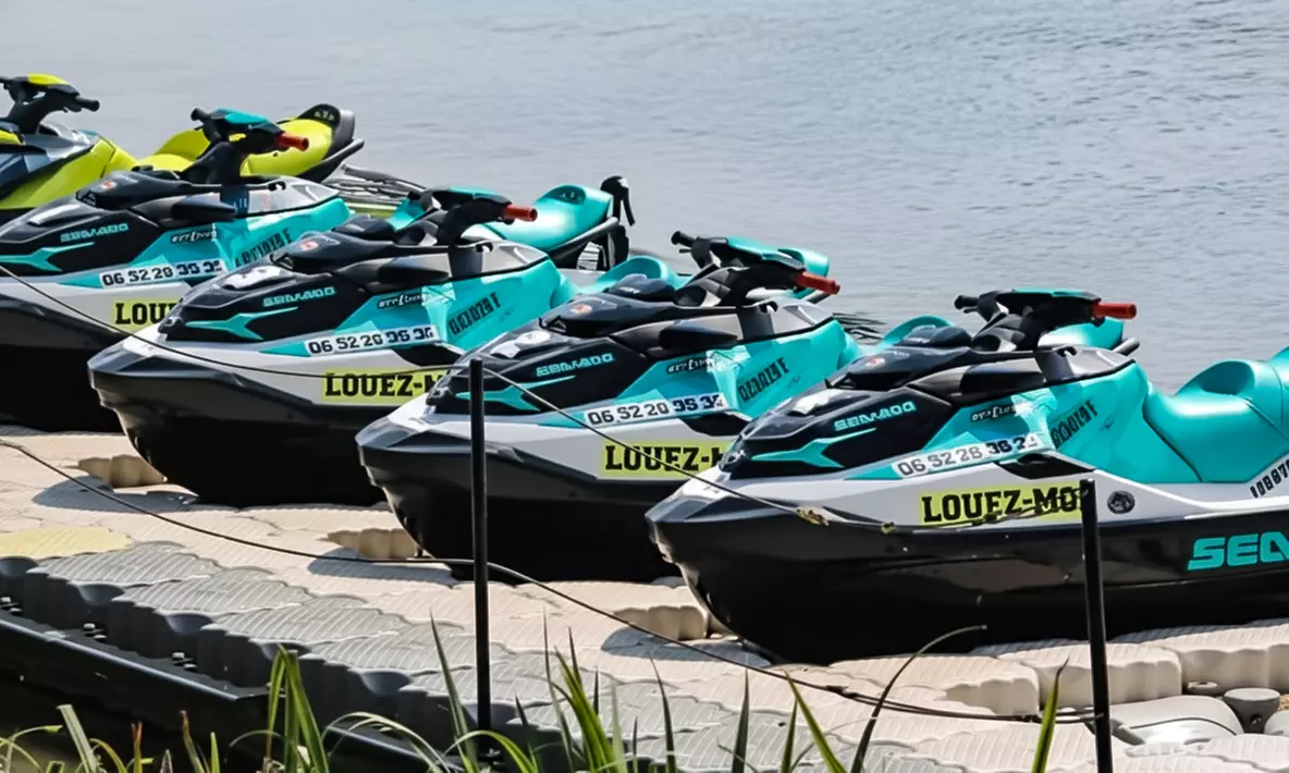 Jet-ski et photos HD en option à Jussy avec Aqua R Fly