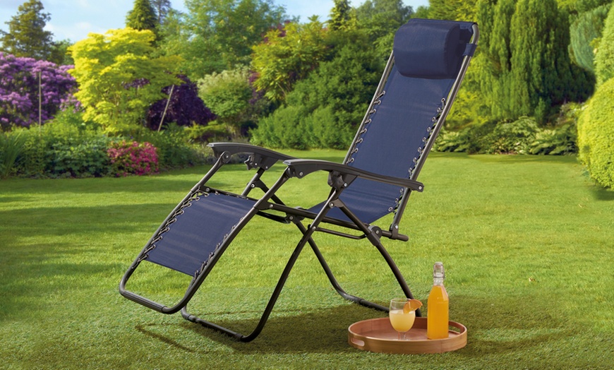 Image 2: Zero Gravity Garden Chair