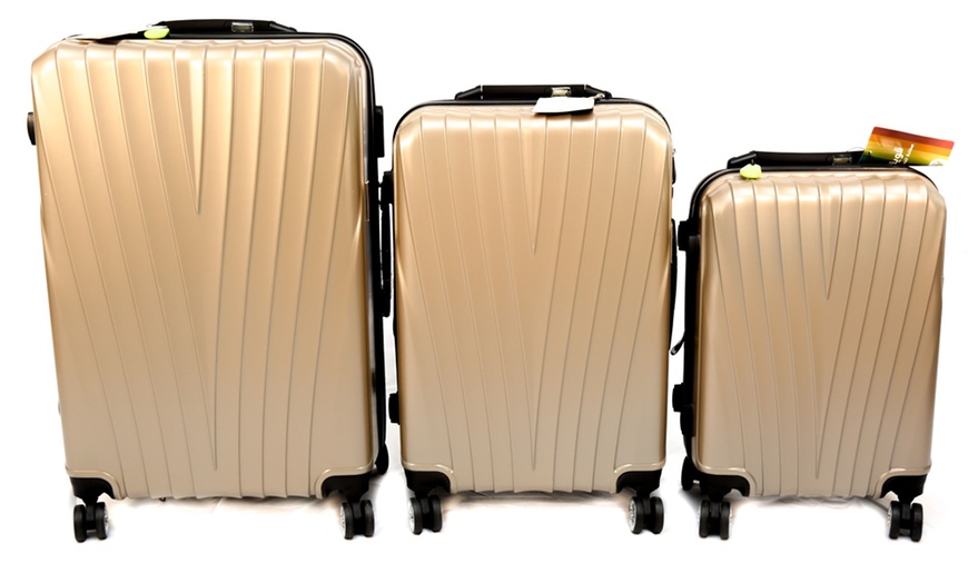 Image 45: Discovery Three-Piece Luggage