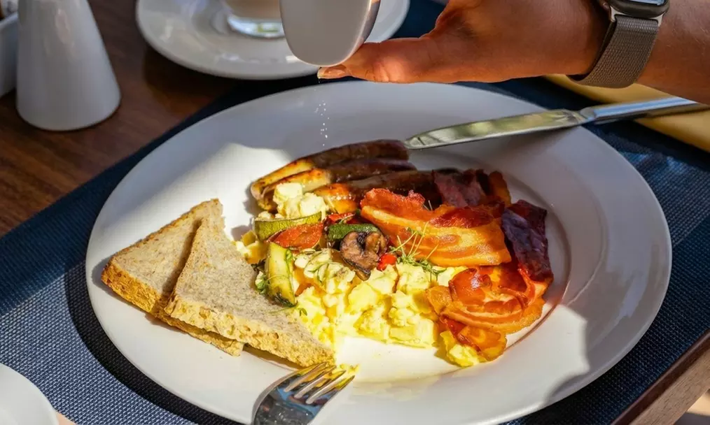 Ostersonntag-Brunch inkl. Getränke für bis zu 1 Erwachsenen & 1 Kind