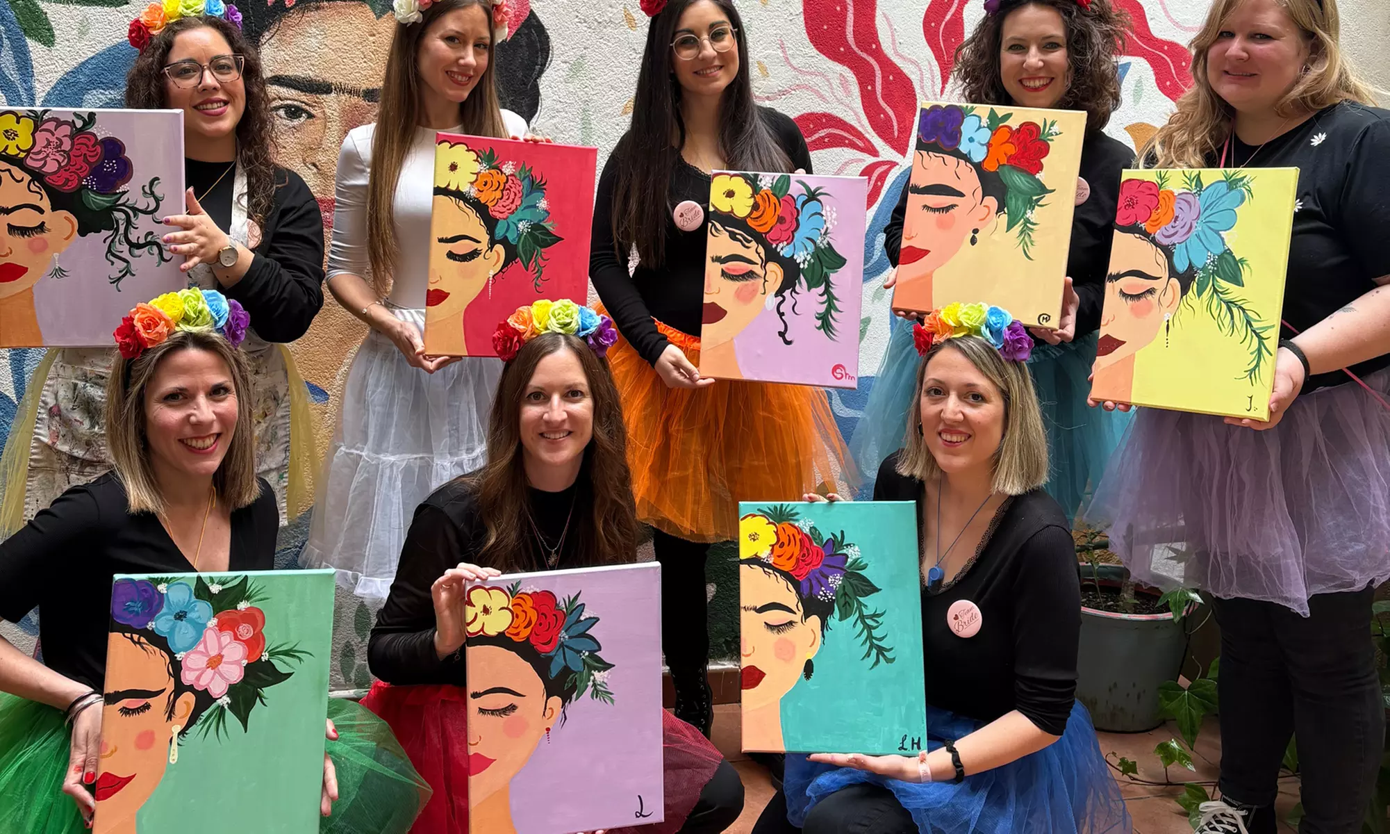 Experiencia creativa o premium “Pinta un cuadro”  con snacks y bebida