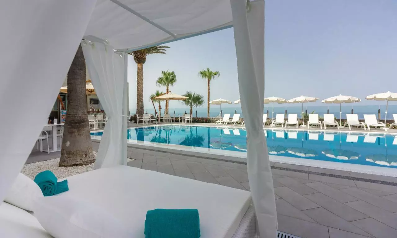 Day pass para 2 con cama balinesa y brunch o desayuno a elegir