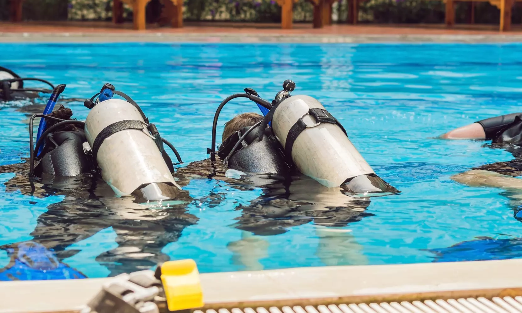 Experiencia inicial de buceo en piscina con instructor para 1 o 2