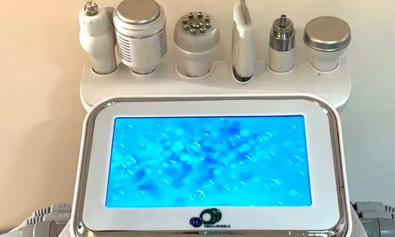 Limpieza facial profunda con hidrolimpieza y tratamiento adicional