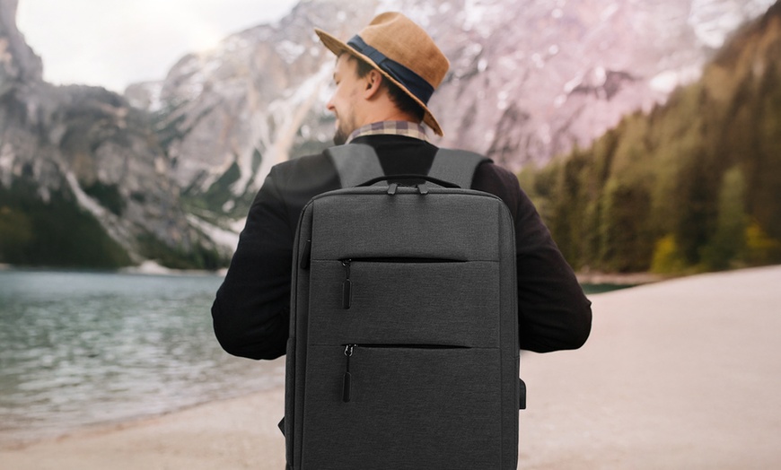 Image 9: Reise-Rucksack mit USB-Port