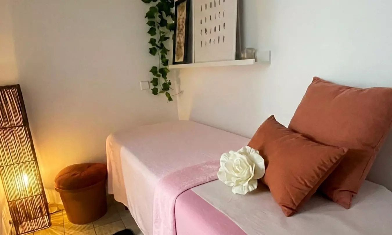 Sesión de micropigmentación de lunares o pecas por tallas XS a XL