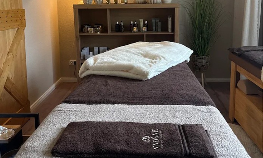 Image 3: 60 bis 90 Min. Head Spa nach Wahl – ein Wohlfühlmoment für dich