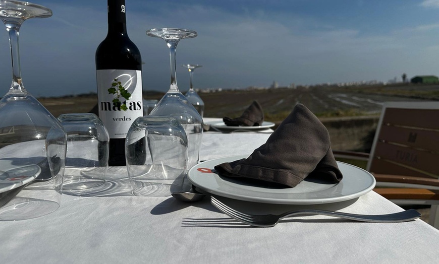 Image 2: Menú de arroz clásico o prémium con opción a paseo en barca para 2 o 4