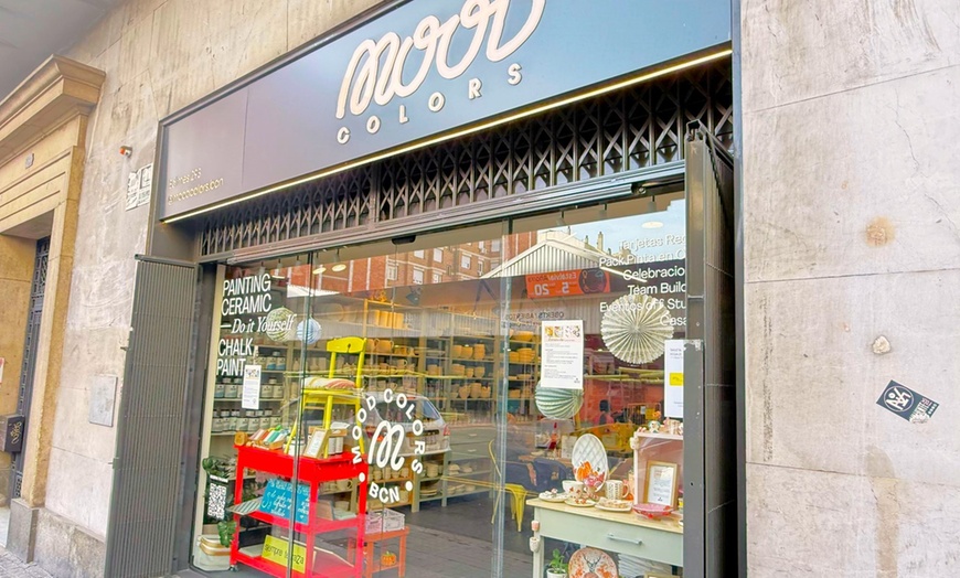 Image 15: Taller de pintura en cerámica con bebida para 1, 2 o 4 personas