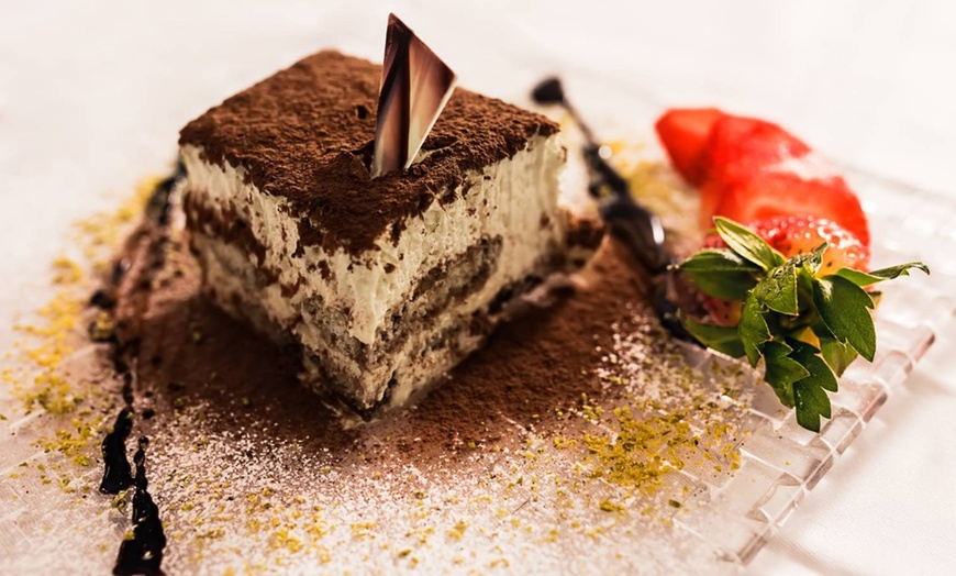 Image 3: 3-Gänge-Candlelight-Dinner mit Pasta / Pizza nach Wahl für 2-4 Pers.