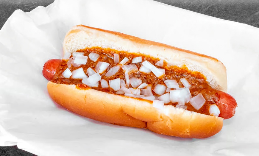 Image 3: The Ultimate Chicago Street Food Experience in Yorkville!