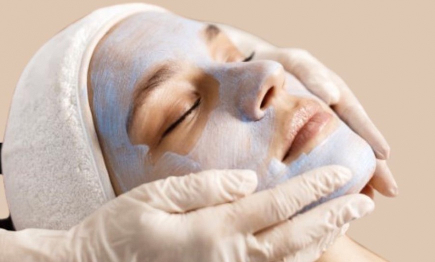 Image 4: Achieve Radiant Skin with Dermapen 4 Micro-Needling