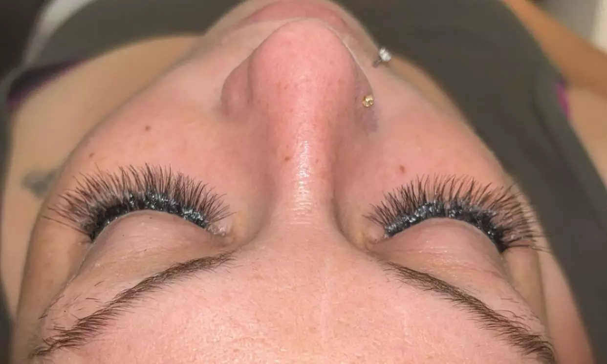 Full Look Full Set-/Classic Eyelash Extensions w/ Optional 2 Week Fill