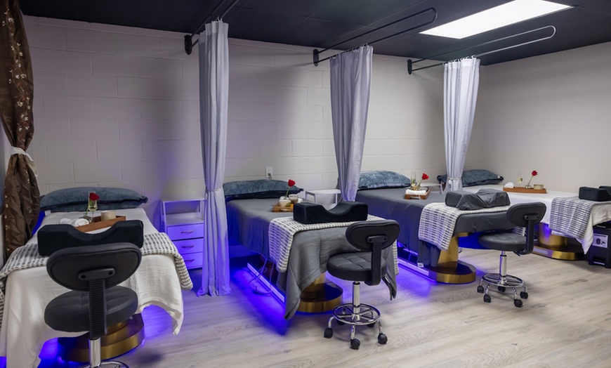 Image 4: Full Set Classic LED Lashes Or Natural Eyelash Extensions w/Cat & More