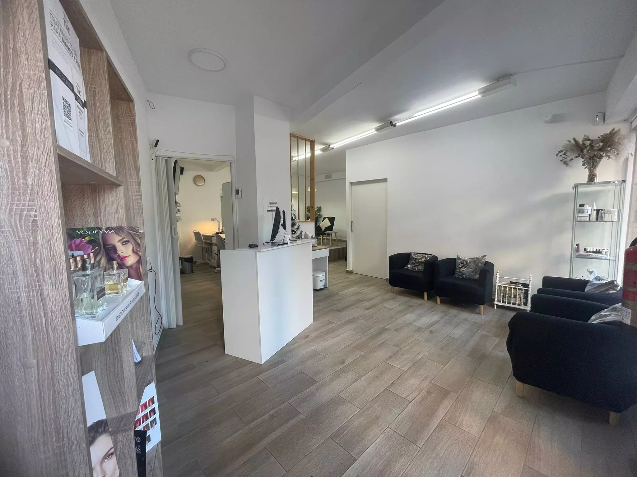 Hollywood peeling con mascarilla de carbón activo y láser