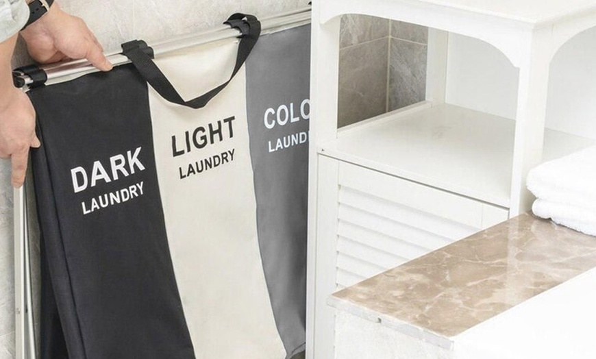 Image 4: 145L Foldable Three-Section Laundry Basket