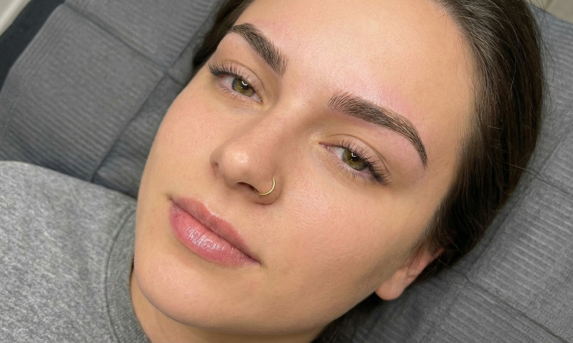 Permanent Make-up für Augenbrauen oder Lippen