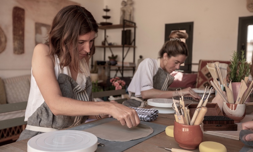 Image 10: Taller creativo de cerámica y vino Wine & Clay para 1 o 2 personas