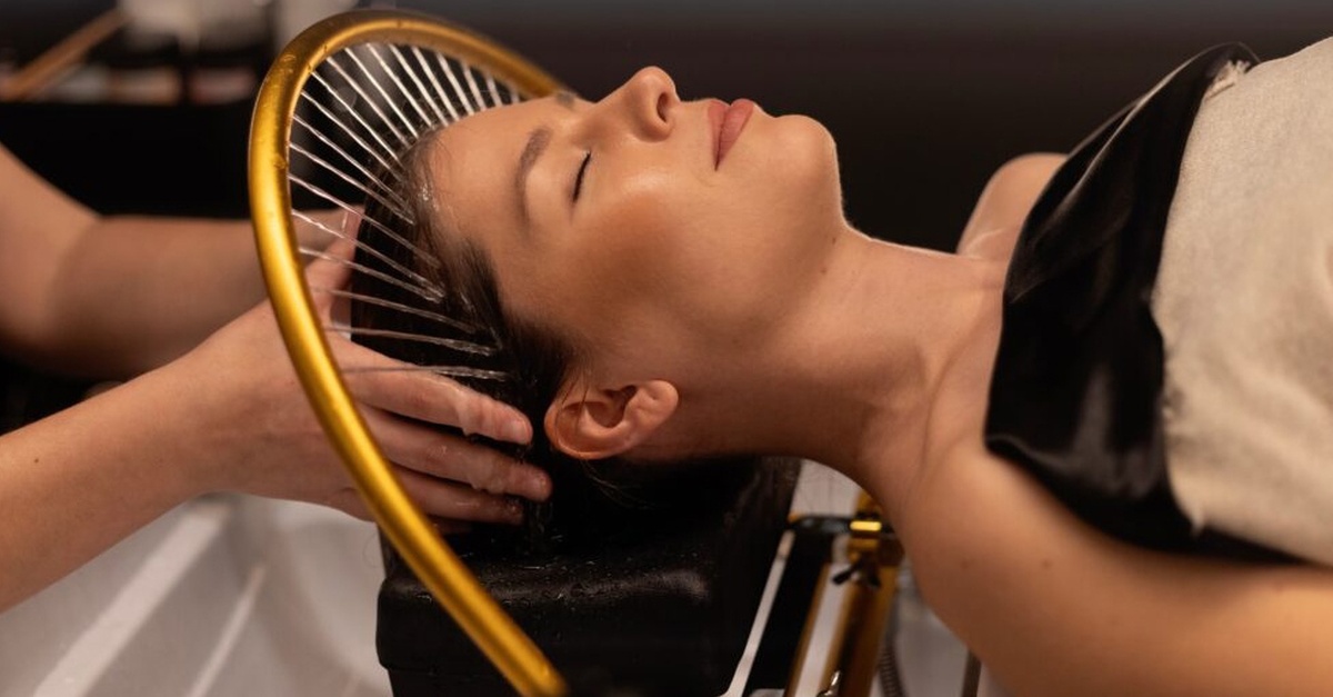 Sesión de head spa con masaje y facial en Barcelona