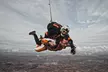 Salto tándem en paracaídas a 4500 m sobre el nivel del mar para 1 o 2 personas, con hasta un 17% de descuento - Second Medium