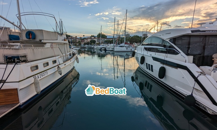 Image 8: Offrez-vous une nuit sur l’eau avec BedBoat