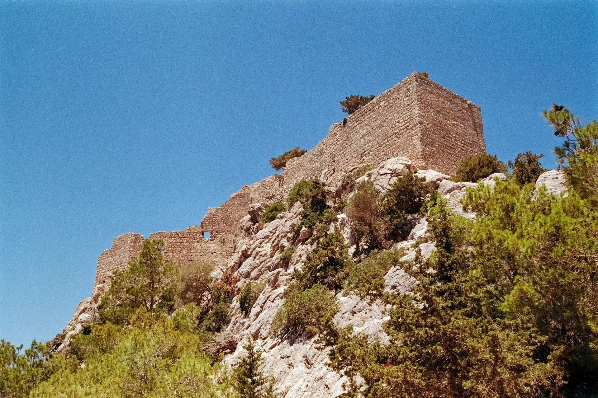 ✈ 8-Day Island Escape in Rhodes with Air & Hotel from Worldee