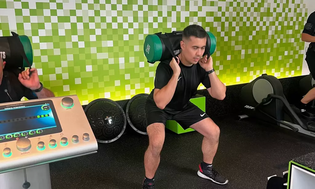 EMS-Training inkl. Komfort-Service + frischer EMS-Trainingsbekleidung