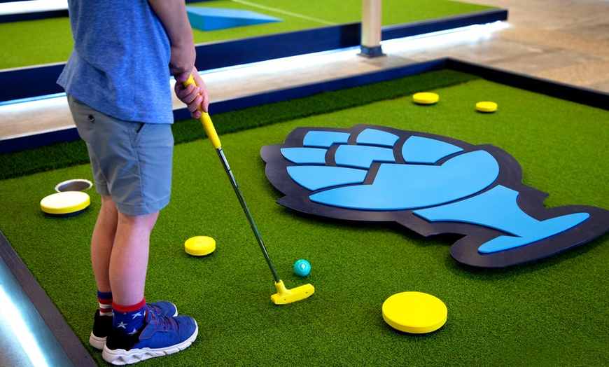 Image 4: 10-Hole Round Mini Golf at Lee's Summit or Overland Park