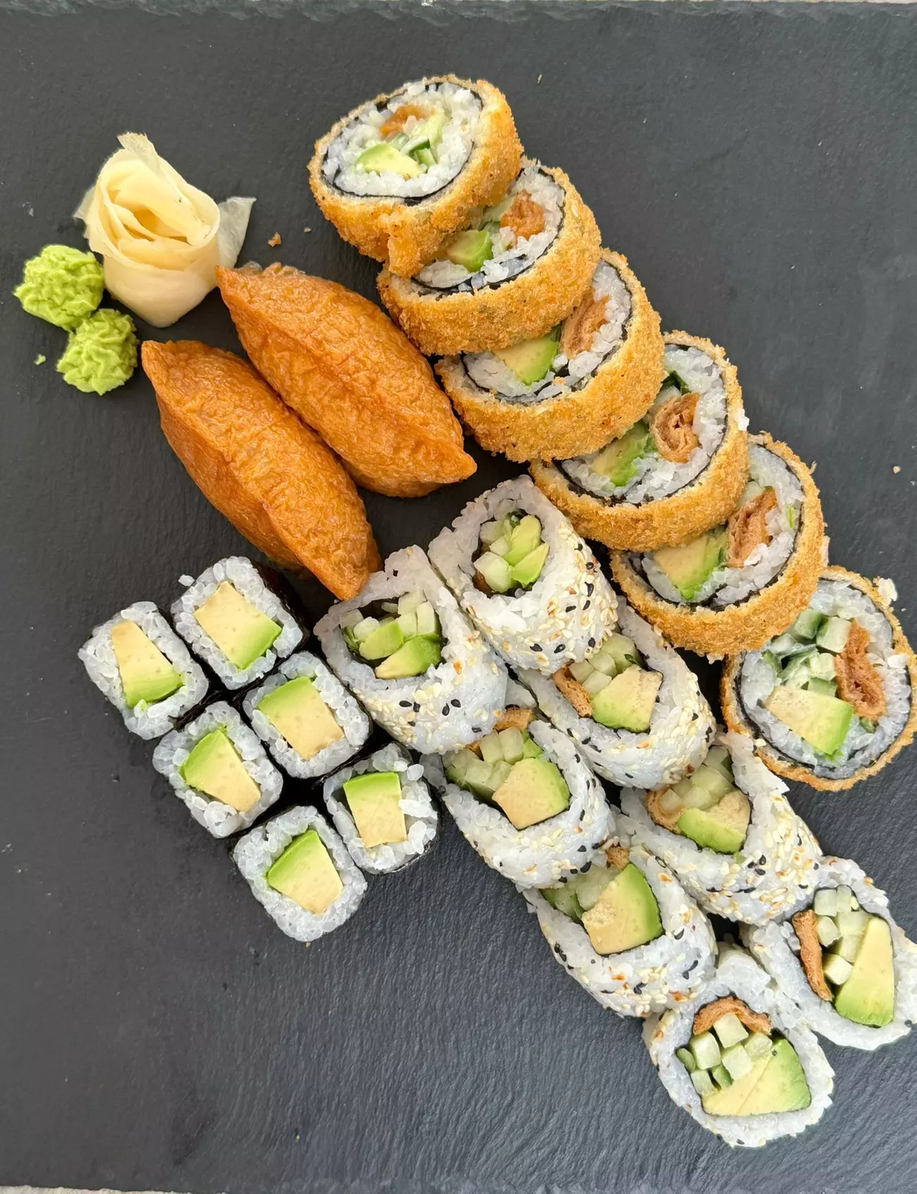 Vielfältige Sushi-Menüs, Lachs-XL oder Party-Platte XL – perfekt für 1, 2 oder 4 Personen (bis zu 35% sparen) - Primary Image