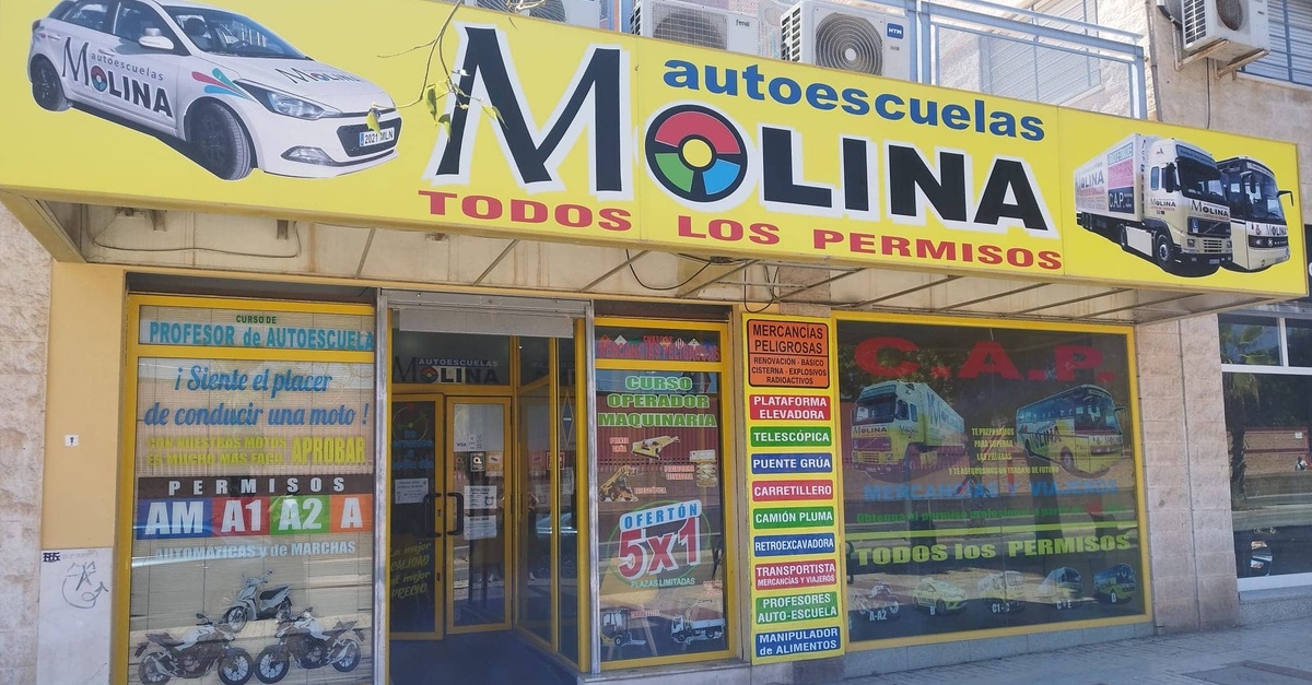 Curso para obtener el carné de coche o moto en Málaga