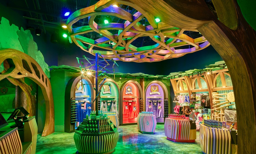 Image 17: Great Wolf Lodge Water Park Resort in Connecticut
