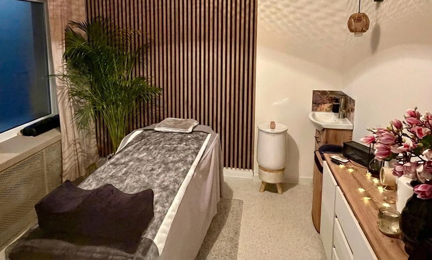 Image 5: Ekskluzywne walentynki – dla pary lub solo: masaż, head spa i więcej