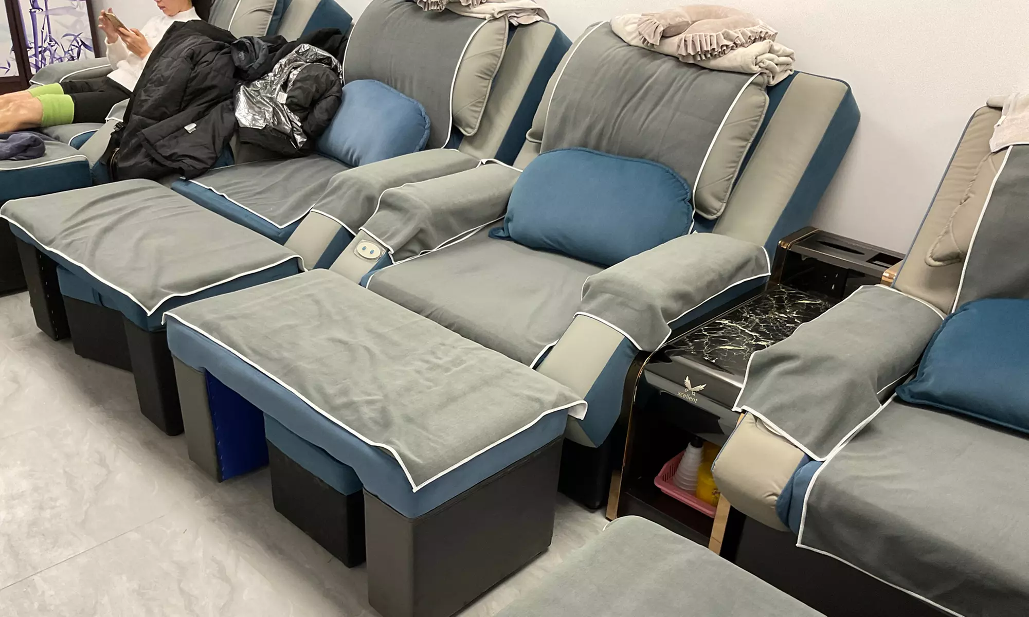 Unwind and Relax with 30 or 60-Minute Foot Spa at Family foot spa