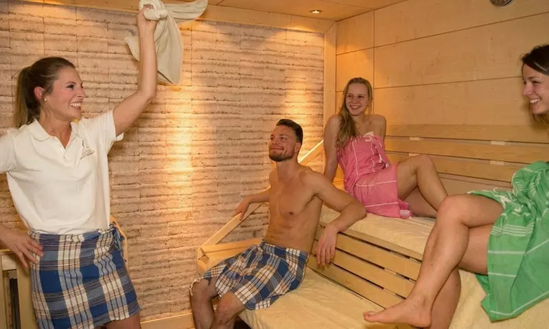 3,5 Std. inkl. Saunabereich, Ruheraum + Schröpf-Massage für 1 Person