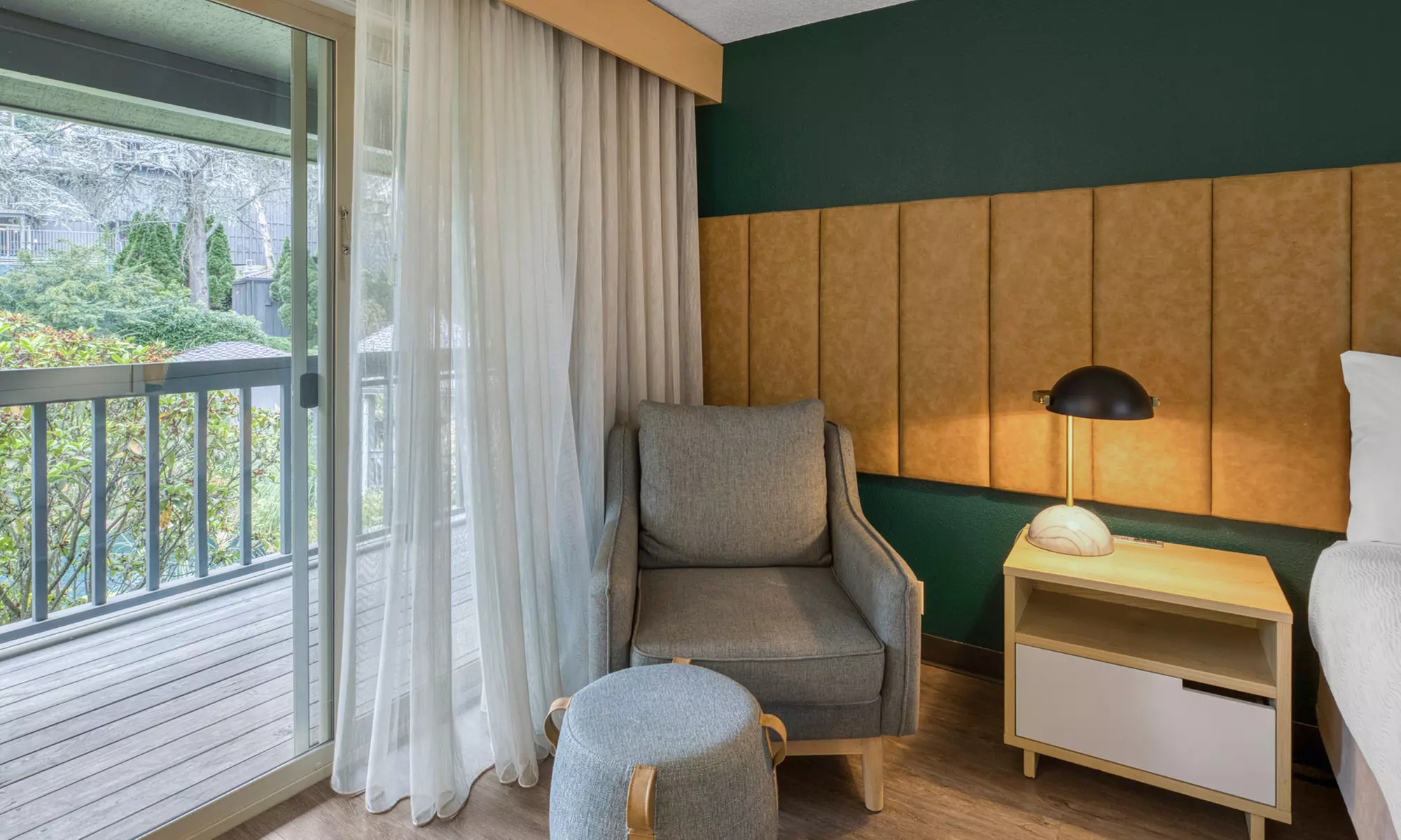 Member Pricing: Relaxing Portland-Area Stay w/ Pool & Free Breakfast